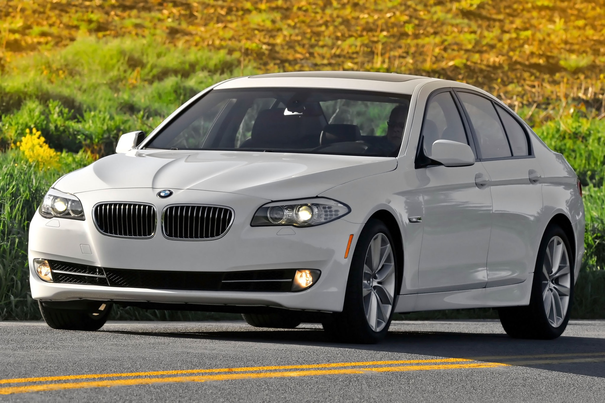 2013 BMW 5-Series VINs, Configurations, MSRP & Specs - AutoDetective